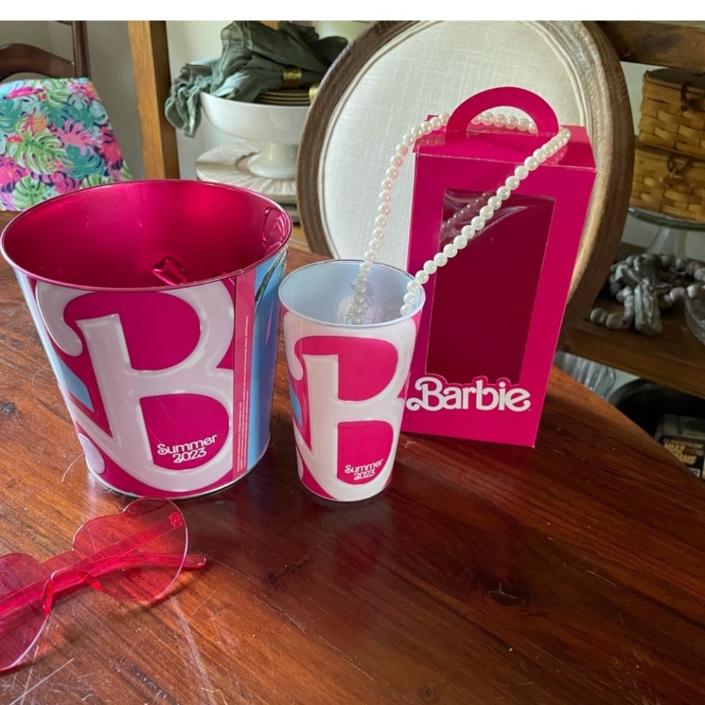 Barbie popcorn tin and accessories💗💗💗💗💗💗💗💗💗💗💗💗💗